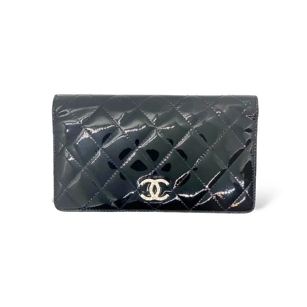 Chanel CC Yen Wallet in Quilted Patent Leather